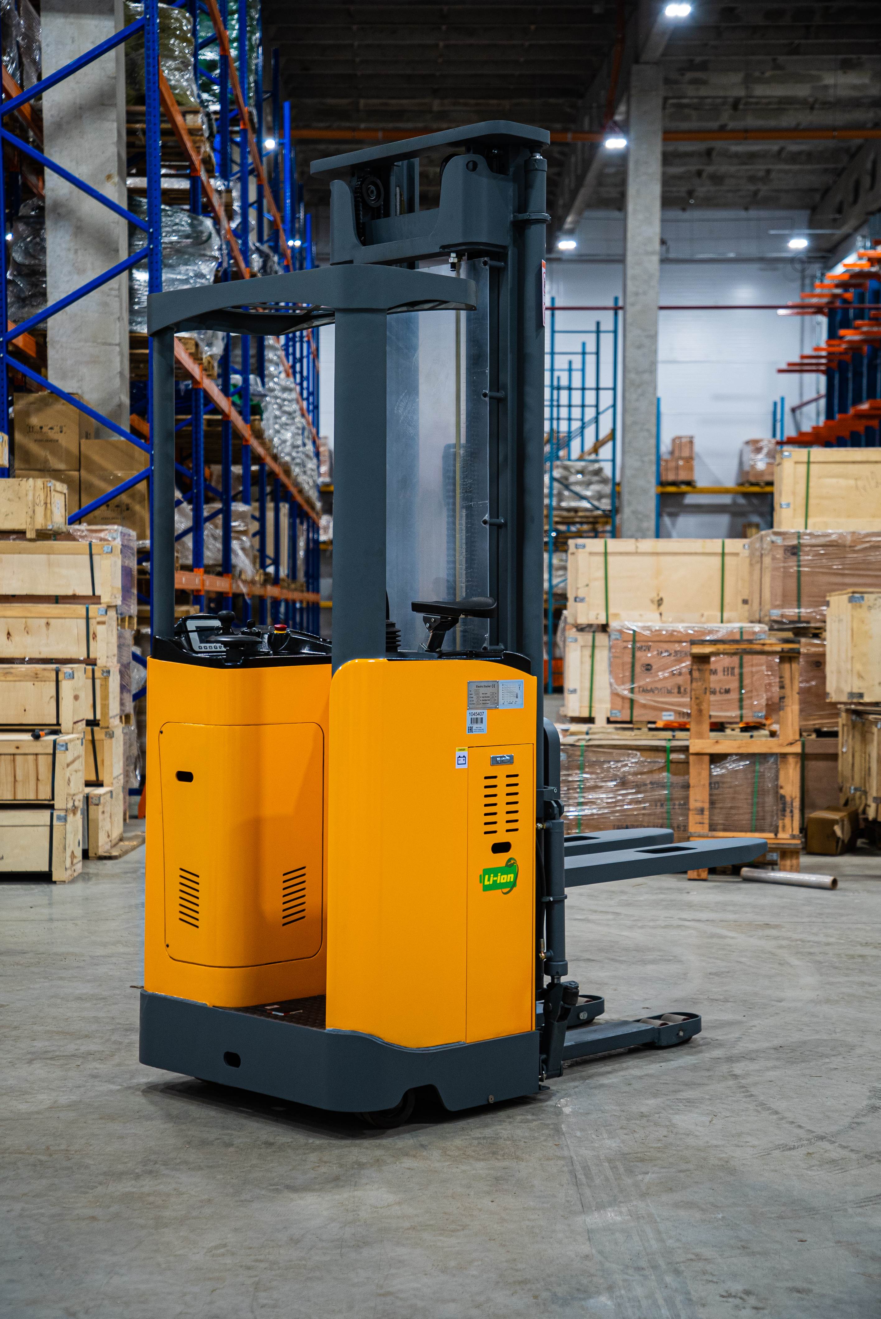 Штабелер самоходный 1,5 т 6,5 м TOR CDD15C Li-ion с кабиной 24/300 В/Ач купить
