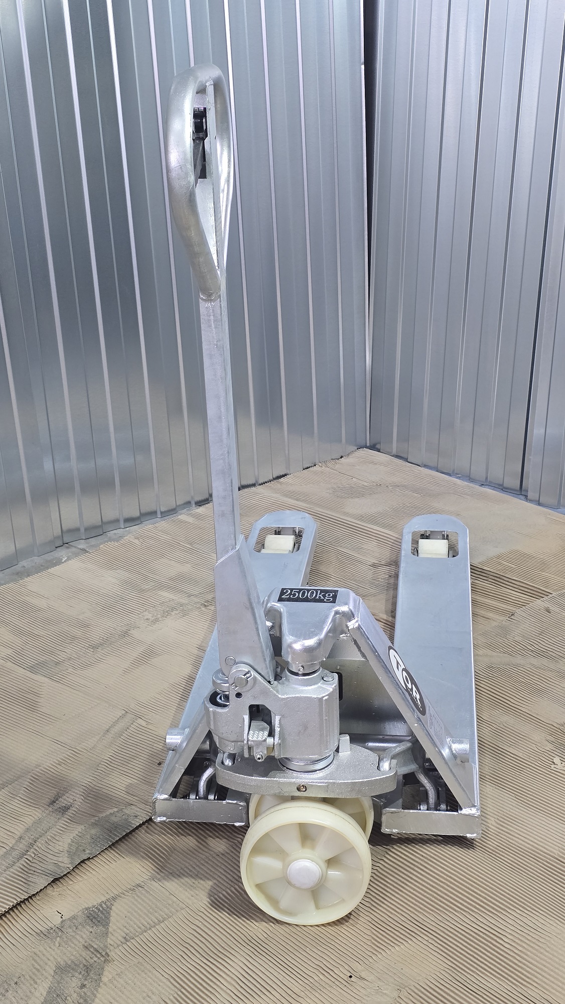 Тележка гидравлическая оцинкованная 2500 кг 1150 мм нейлоновые колеса TOR WH-25G купить