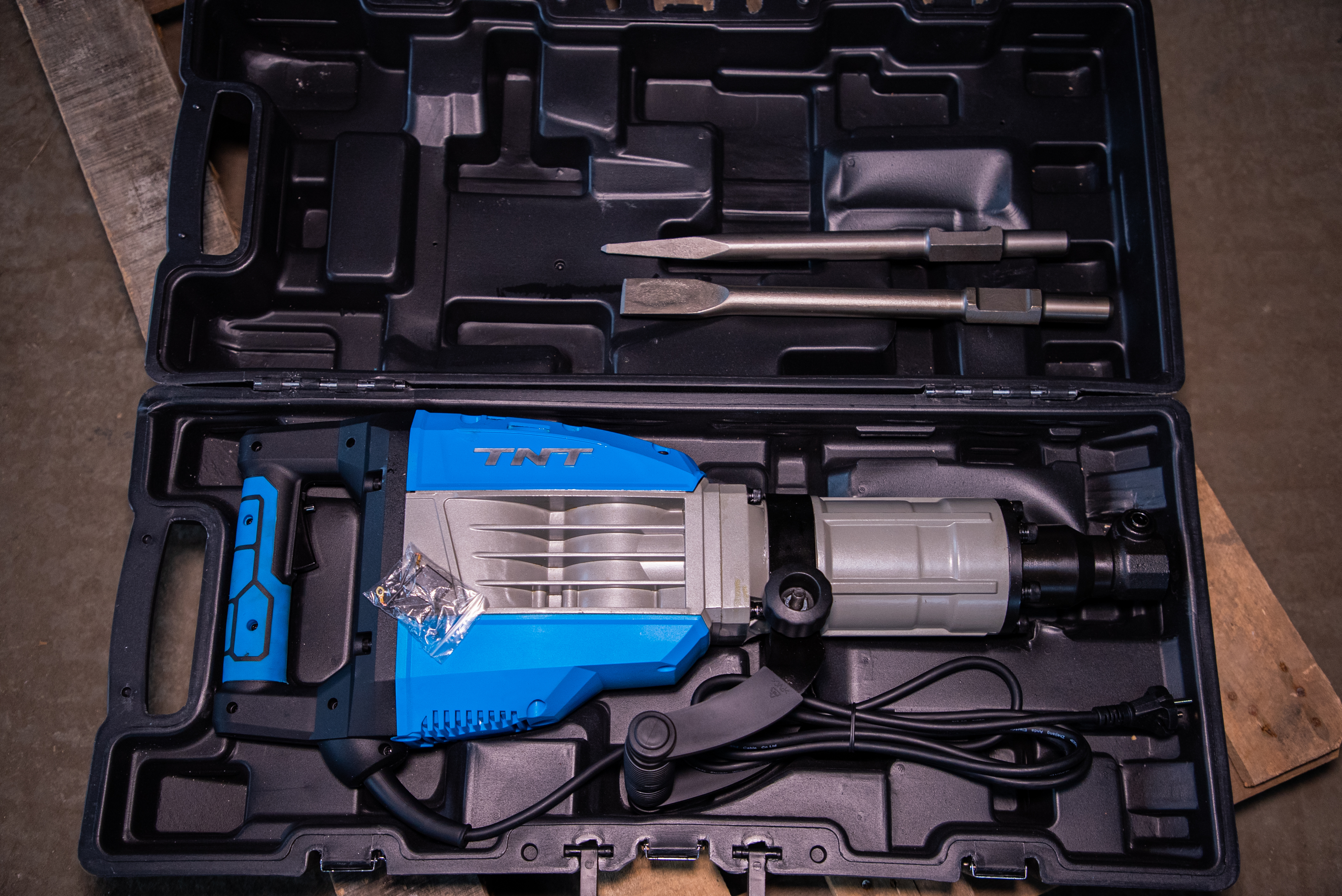 Молоток отбойный электрический ТОR DH16T 1900ВТ 60Дж HEX30 купить
