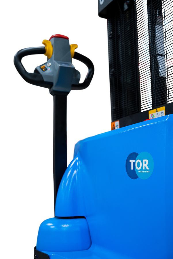 Штабелер самоходный 1,5 т 2,5 м TOR WS15H-2500SC PRO Li-ion 24/60 В/Ач контр. скорости подъема купить