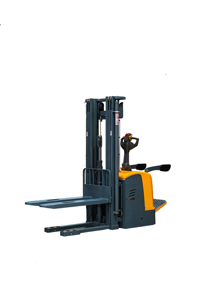 Штабелер самоходный 1,5 т 4,5 м XILIN CDDK15-III 24/200 В/Ач (с платформой) купить