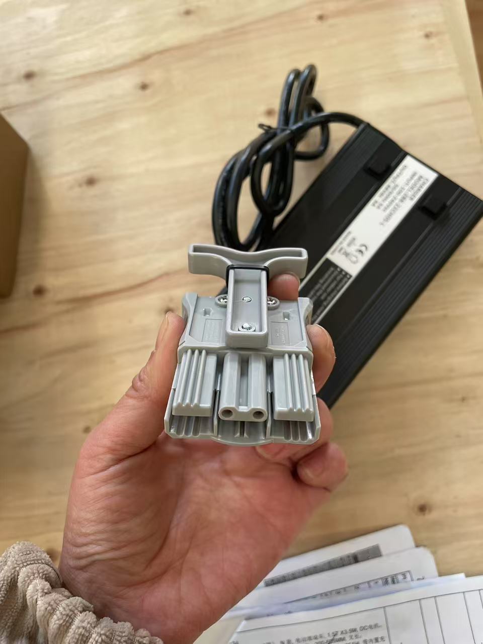 Зарядное устройство для тележек CBD20W-II 48/5A (Charger) купить
